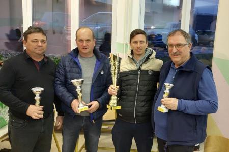 Pokali prvim trem ekipam za prekinjeno ligo